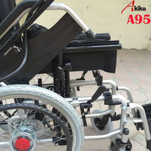 Xe Lăn Điện AKIKO A95 Có Lăn Tay Nhập Khẩu - Ảnh 3